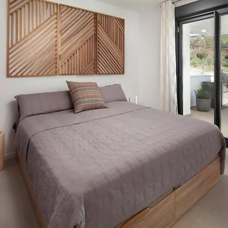 Terraza Mar - Apartment With Rooftop Pool, Carvajal, Fuengirola